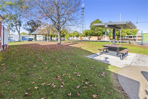 Moira Newman Square Park Numurkah-11.JPG